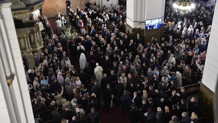 20180924 Pope Francis arrives at the Lutheran Cathedral in Riga for an Ecumenical Meeting 6