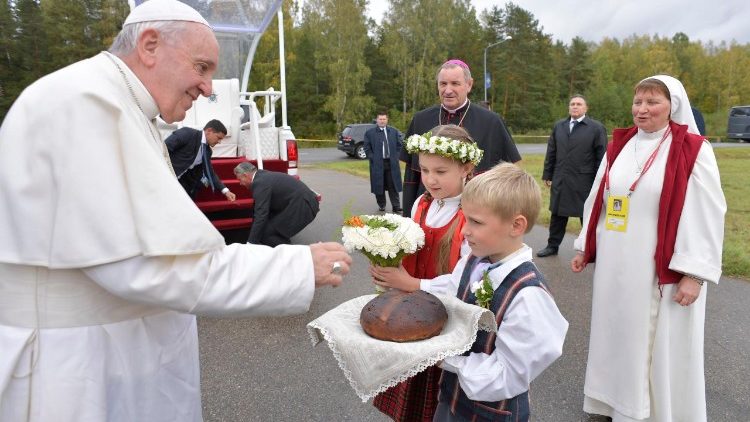 20180924 Pope Francis celebrating Mass in Aglona, Latvia 0a