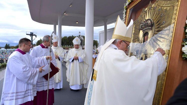 20180924 Pope Francis celebrating Mass in Aglona, Latvia 4