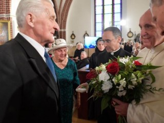 20180924 Pope addressing elderly at Saint James Cathedral, Riga