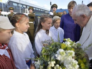 20180925 Pope Francis began to visit Estonia 1