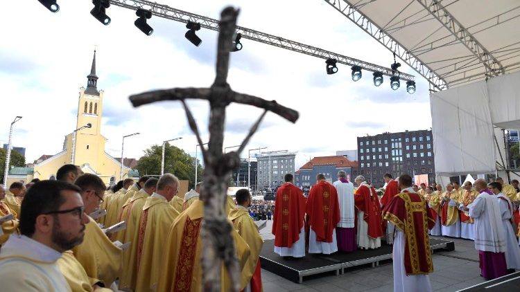 20180925 Pope at Mass in Freedom Square, Tallin, Estonia on September 11