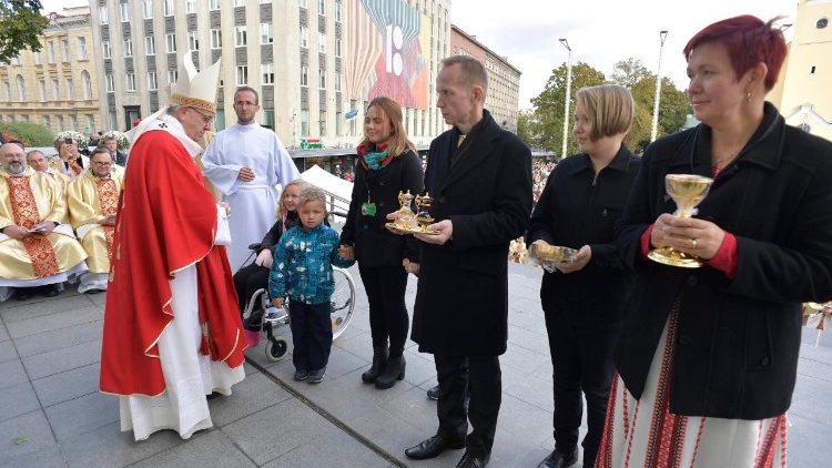 20180925 Pope at Mass in Freedom Square, Tallin, Estonia on September 13