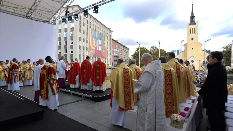 20180925 Pope at Mass in Freedom Square, Tallin, Estonia on September 20