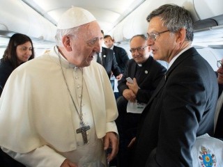 Đức thánh Cha và Ông Paolo Ruffini, Bộ trưởng truyền thông của Tòa Thánh  (Vatican Media)