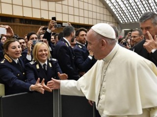 Đức Thánh Cha tiếp Hiệp hội toàn quốc cảnh sát quốc gia Italia