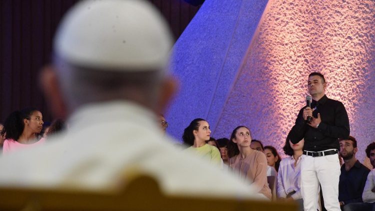 20181007 Papa Francis of Assisi and his fathers met 7,000 young people 14