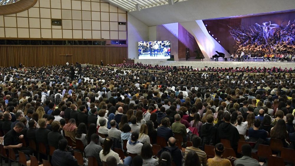 20181007 Papa Francis of Assisi and his fathers met 7,000 young people 4