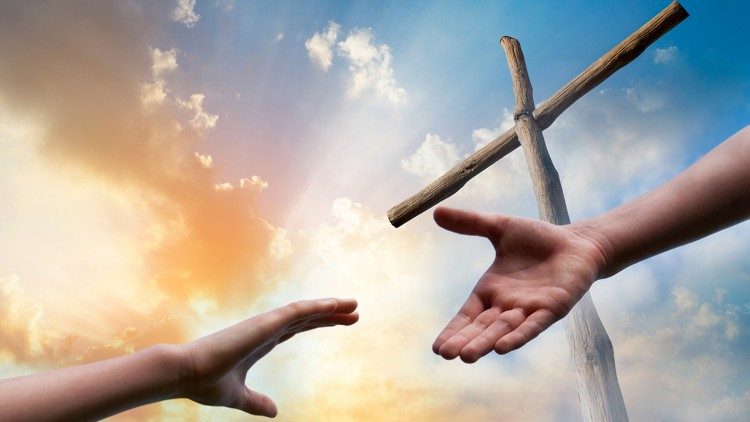 Thánh Giá dấu chỉ của tình liên đới, không phải của hận thù