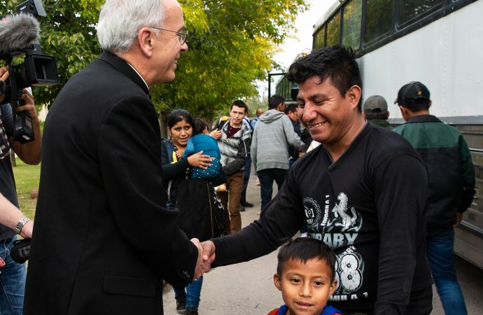 20181102T1525-0172-CNS-WASHINGTON-LETTER-CARAVAN-690x450
