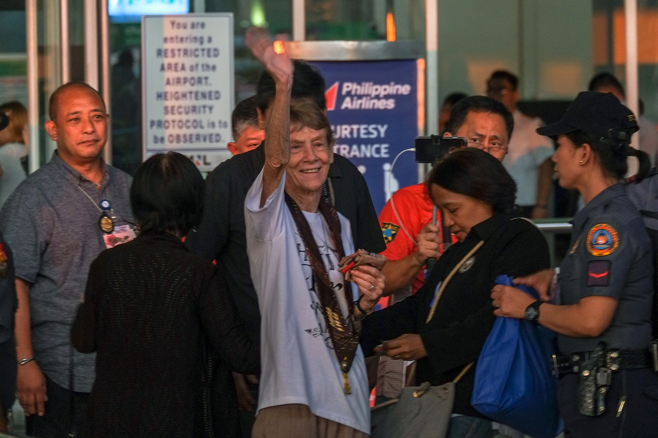 20181105 An emotional Sr. Patricia Fox bids Philippines goodbye as she flies back to Australia 3