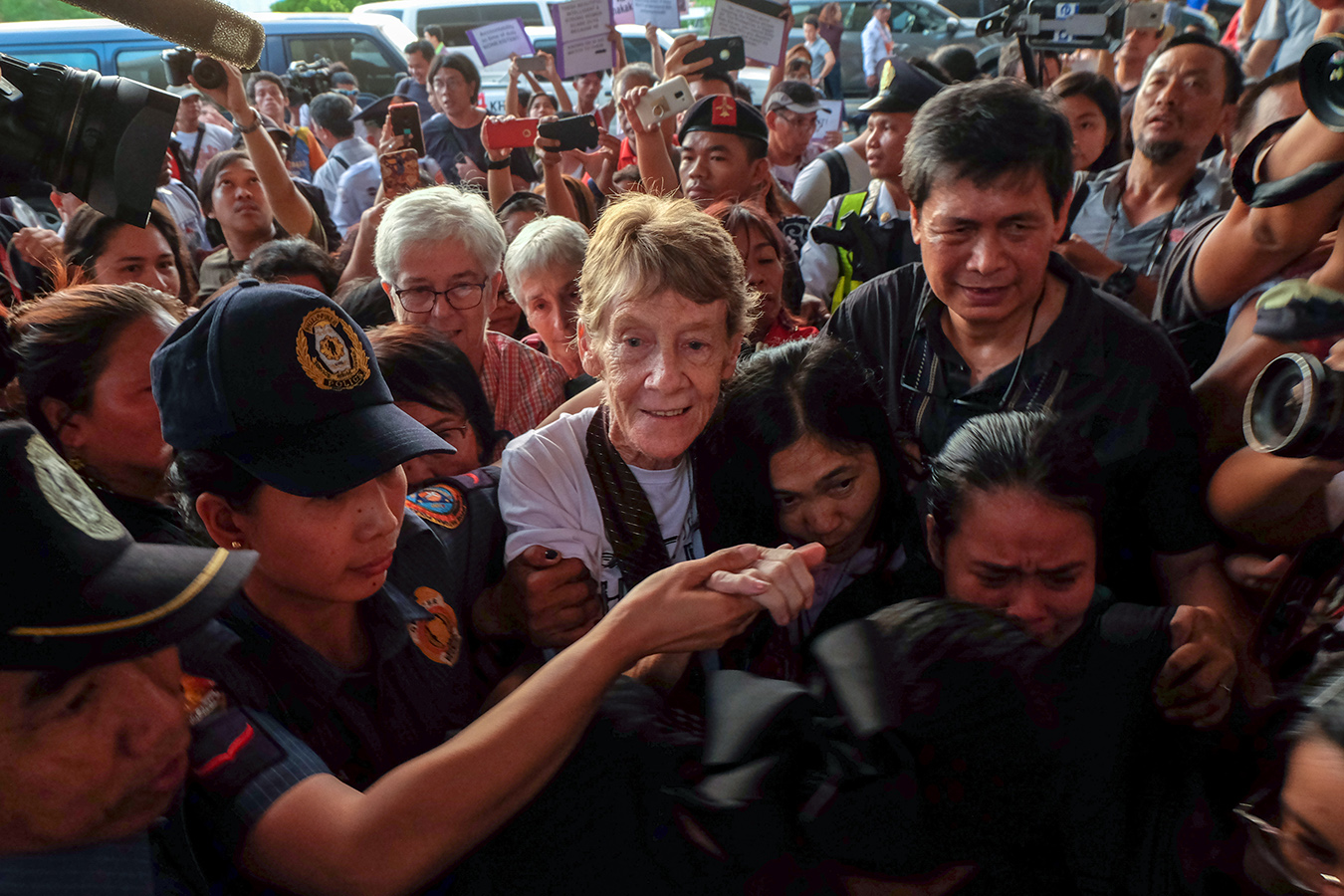 20181105 An emotional Sr. Patricia Fox bids Philippines goodbye as she flies back to Australia 4