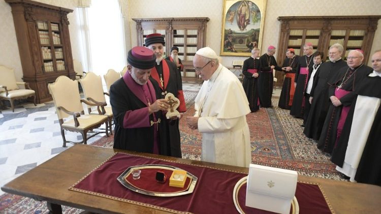 20181110 Pope meets with Patriarch Gewargis III 4