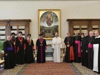 20181110 Pope meets with Patriarch Gewargis III 5