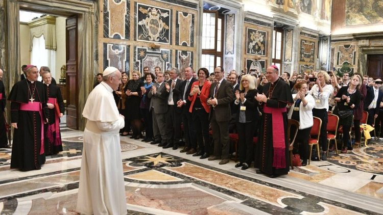 ĐTC tiếp giáo sư và sinh viên báo chí Công Giáo Đức (Vatican Media)