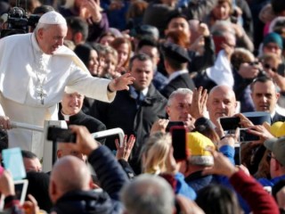 20181114T0632-161-CNS-POPE-AUDIENCE-TRUTH-LIES_800-690x450