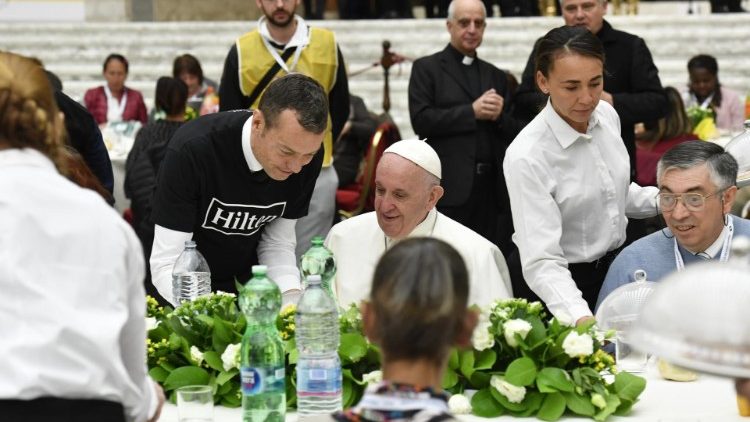 20181118 Papa Francesco ha pranzato con i poveri 15