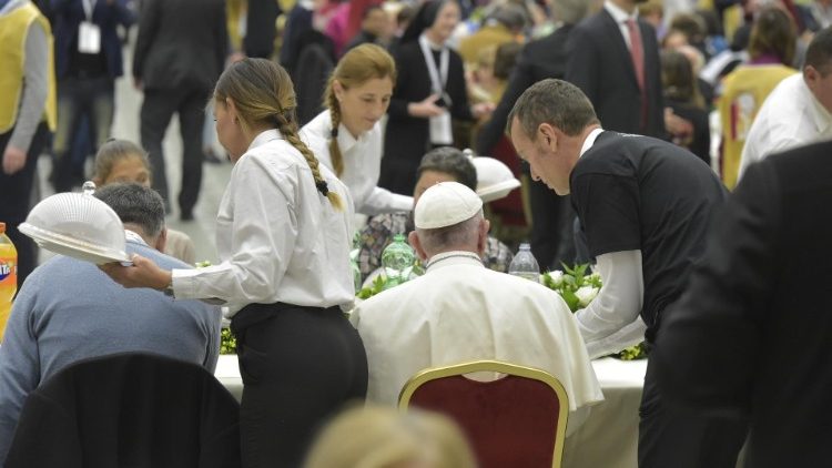 20181118 Papa Francesco ha pranzato con i poveri 17