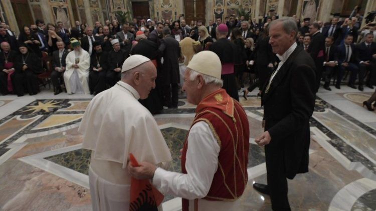 20181120 The Pope welcomed 200 delegates from all Albanians 0