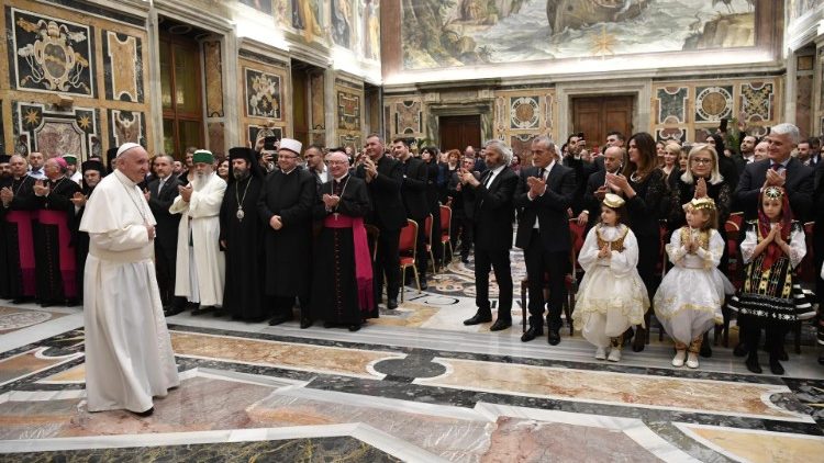 20181120 The Pope welcomed 200 delegates from all Albanians 00