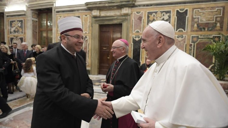20181120 The Pope welcomed 200 delegates from all Albanians 3