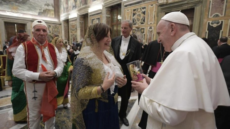 20181120 The Pope welcomed 200 delegates from all Albanians 4