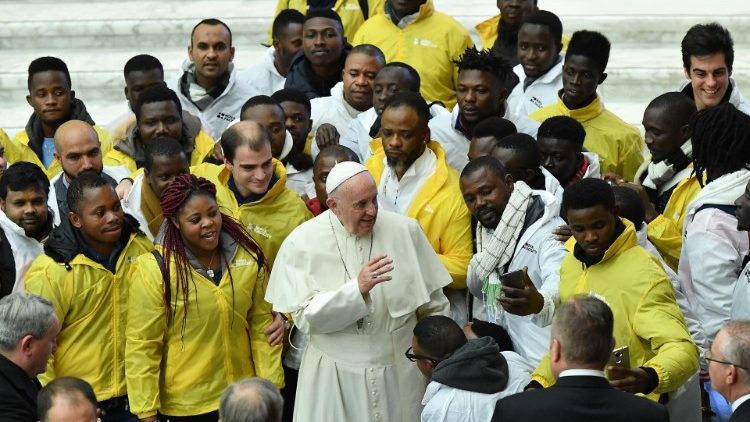 20181128 The Argentine boy was particularly greeted by Francis (14)