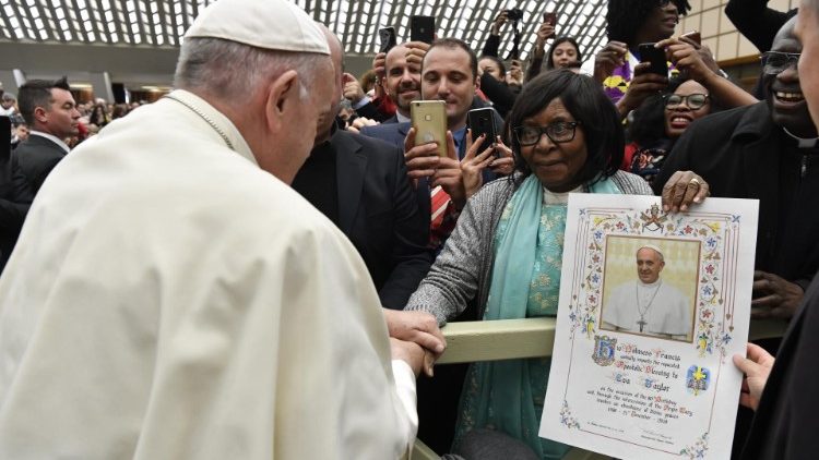 20181128 The Argentine boy was particularly greeted by Francis (5)