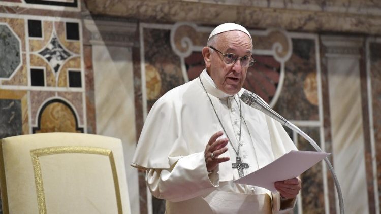20181129 Pope Francis Visits 600 Governors of the Temples 1