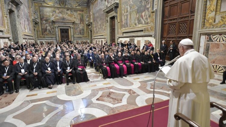20181129 Pope Francis Visits 600 Governors of the Temples 4