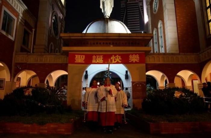 Cina-_Christmas_Mass