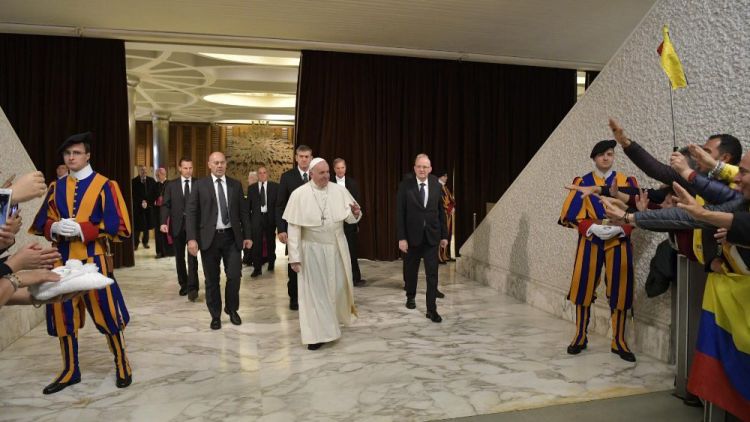 20181205 Pope Francis arrives in the Paul VI Hall for Wedneday's General Audience 16