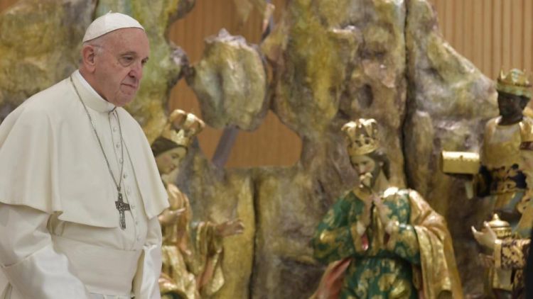 20181205 Pope Francis arrives in the Paul VI Hall for Wedneday's General Audience 6