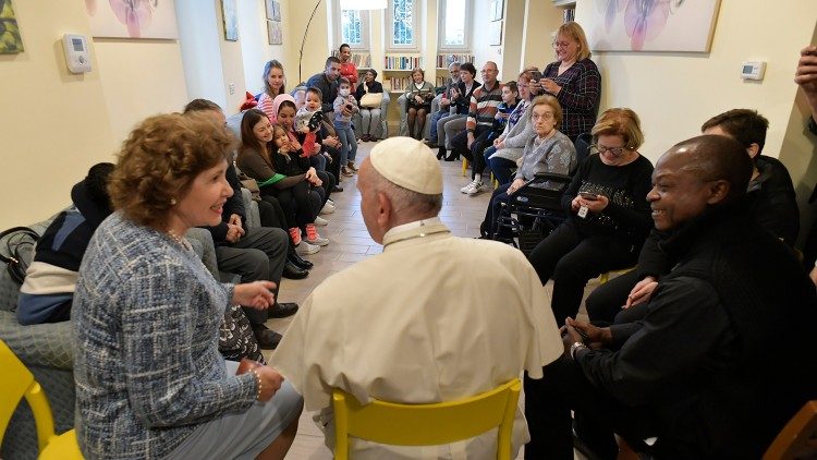 20181208 Pope Visits Friends of Volunteers 5