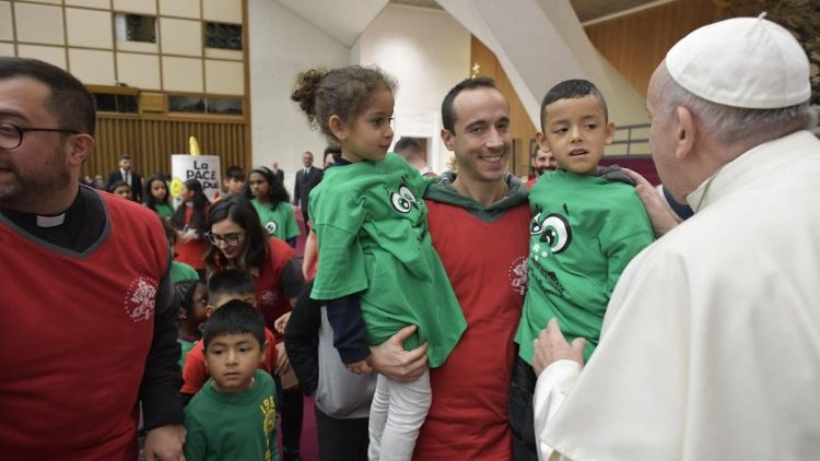20181217 Pope Francis during audience with children and family from the dispensary of Santa Marta 13