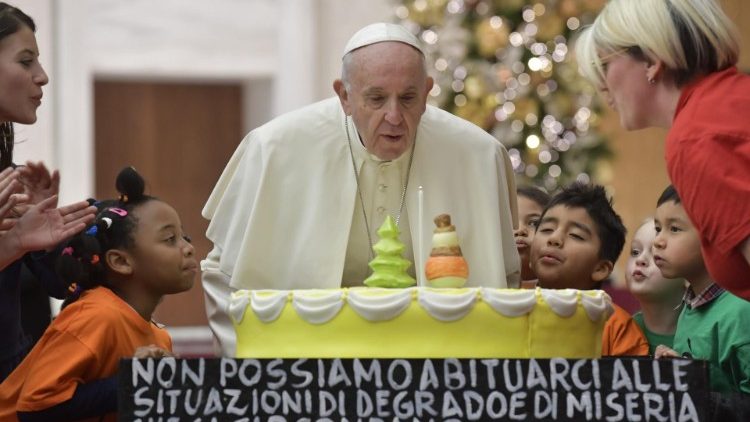 20181217 Pope Francis during audience with children and family from the dispensary of Santa Marta 8