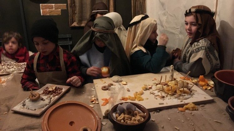 20181218 Some pictures of Christmas cave live 4