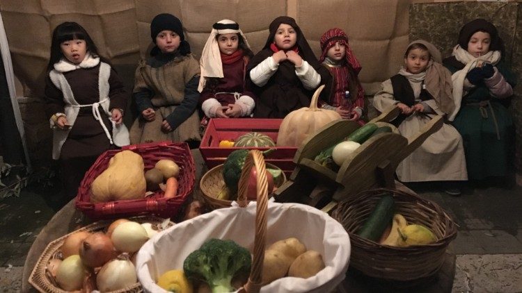 20181218 Some pictures of Christmas cave live 5