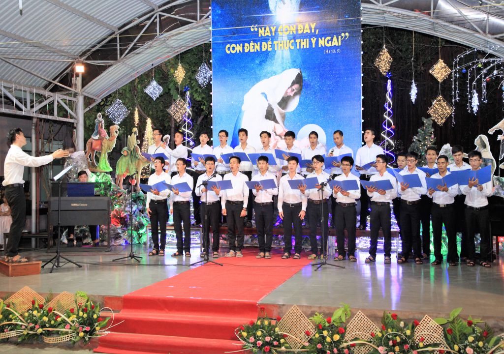 20181222 Hoan Ca Giang Sinh - Du Tap CSsR Mai Thon (12)