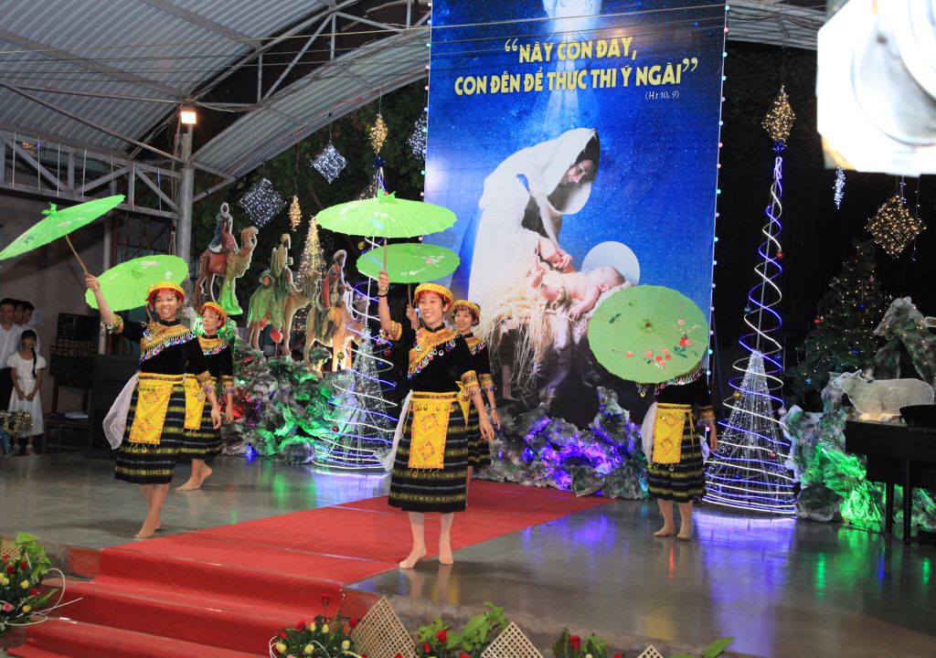 20181222 Hoan Ca Giang Sinh - Du Tap CSsR Mai Thon (17)