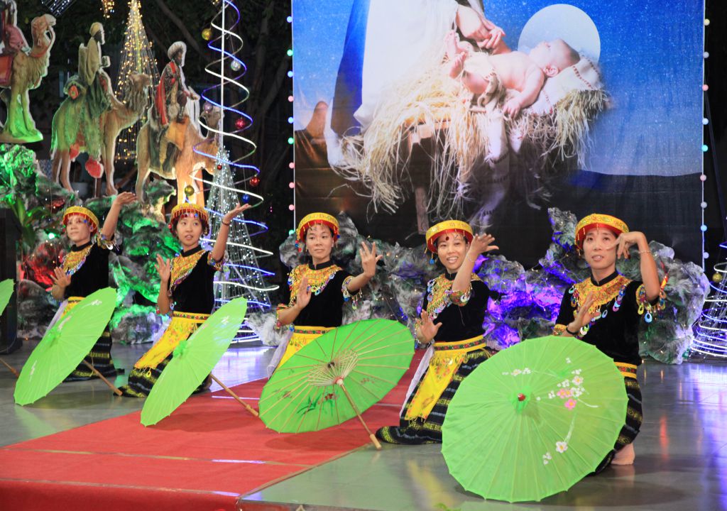 20181222 Hoan Ca Giang Sinh - Du Tap CSsR Mai Thon (18)