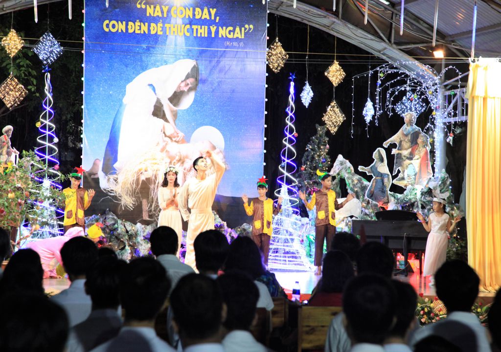 20181222 Hoan Ca Giang Sinh - Du Tap CSsR Mai Thon (40)