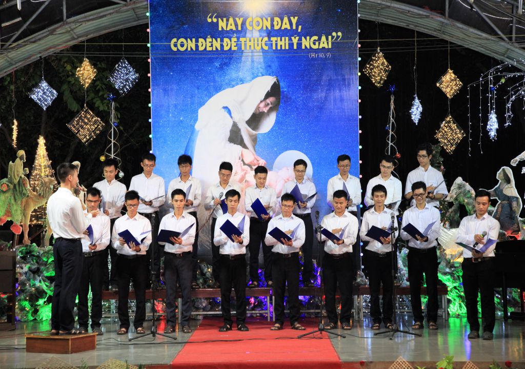 20181222 Hoan Ca Giang Sinh - Du Tap CSsR Mai Thon (5)