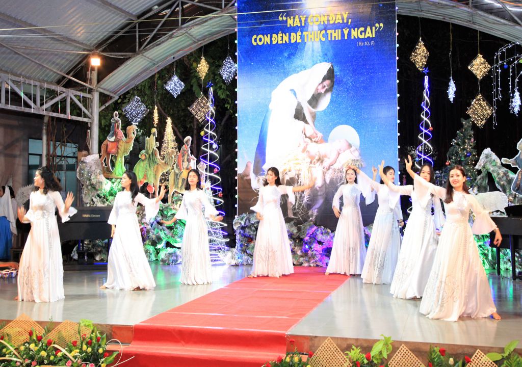 20181222 Hoan Ca Giang Sinh - Du Tap CSsR Mai Thon (54)