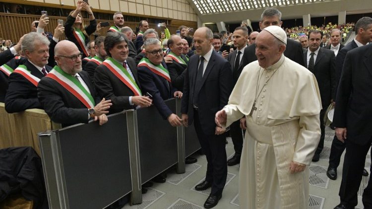 20181223 The Pope met with members of the Civil Protection Division 2