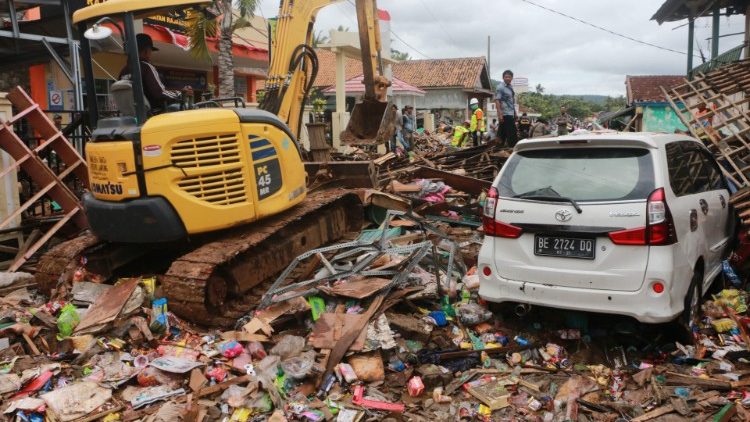 20181223 tsunami victims in Indonesia 2