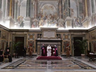 599e022e-fedf-11e8-8eb7-e46a5f00f631_15c8d45c-fec6-11e8-8498-29143b1c98d9_papa nuovi ambasciatori 13 dicembre-RoUkORAxAgcjXUr3geabKXN-1024x576@LaStampa.it-kadC-U11201480052684W4-1024x576@LaStampa.it