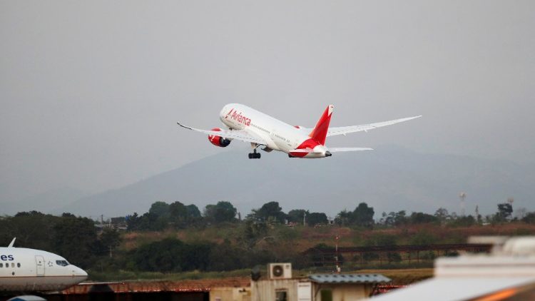 20190.1.28 Pope Francis from retiring Panama (14)