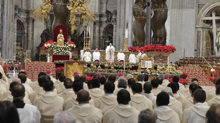 20190101 Pope Francis presides at Holy Sacrifice of the Mass for the Mother of God (1)