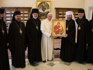 ĐTC gặp Hội Đồng Giáo Hội Công Giáo Ucraina Đông Phương (Vatican Media)